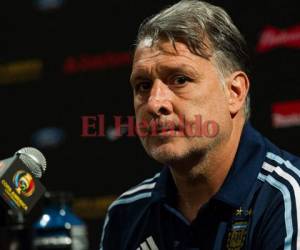El entrenador argentino cuestionó la dirección de la albiceleste. Foto:AFP
