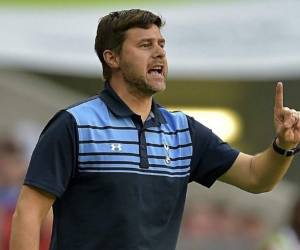 El entrenador del Tottenham está usando la música para animar al Tottenham.