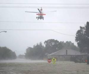 La tormenta Harvey se ha estacionado en Houston y ha causado ya ocho muertos. Fotos AFP