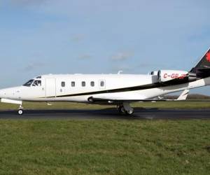 La aeronave es un Gulfstream G100, de acuerdo con los detalles brindados por la Guardia Costera.