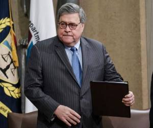 El secretario de Justicia, William Bar, llega a una ceremonia en el Departamento de Justicia, en Washington, el 22 de enero de 2020.