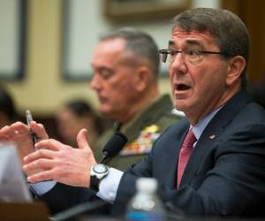 Ash Carter calificó al Estado Isláamico como como un cáncer que debe ser erradicado.