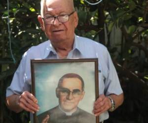 Don Gaspar, de 88 años, como era reconocido popularmente, era continuamente invitado a escuelas y colegios católicos para hablar de su vida y de su hermano San Óscar Arnulfo Romero. Foto cortesía La Prensa Gráfica