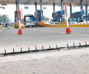 Los usuarios de la carretera CA-5 Norte se quejaron porque consideran que la barrera de púas es una amenaza.