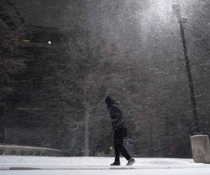 El domingo se reportaron casi 120 choques, incluida una colisión múltiple de 10 autos en la Interestatal 45, según tuiteó el jefe de bomberos de Houston, Samuel Peña.