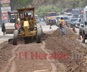 Debido la protesta, las autoridades de la Alcaldía Municipal realizan trabajos de reparación de emergencia en la carretera, solo son obras para agilizar el tráfico.