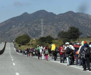 Migrantes centroamericanos en su recorrido por Guadalajara, México, en busca del sueño americano. (Foto: AP)