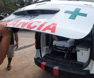 Tras el percance, el jovencito recibió primeros auxilios por elemento del cuerpo de Bomberos y permanece hospitalizado en San Pedro Sula.