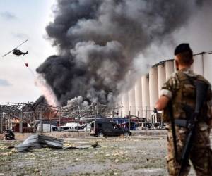 Rescatistas y familiares continúan buscando a decenas de desaparecidos, y se espera que el número de muertos aumente, en un país actualmente golpeado por el coronavirus y por la pobreza. AFP.