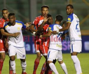 Olimpia y Vida se enfrentaron esta noche en el Estadio Nacional de Tegucigalpa. Los Leones vencieron 4-0 a los ceibeños. Foto Alex Pérez/EL HERALDO.