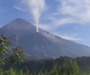 Conred monitorea volcanes activos en Guatemala. Foto Stereo100