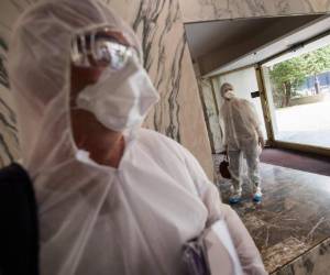 Los médicos generalistas, en primera línea, han sido los primeros en intentar descubrir los esquemas de la evolución de la epidemia. Foto: Agencia AFP.