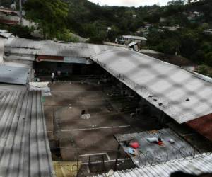 Luego del traslado de los últimos 197 reclusos que se encontraban en el Centro Penitenciario de Santa Bárbara, hoy, el presidente de Honduras, Juan Orlando Hernández hizo oficial el cierre de este centro.