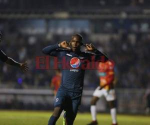 Rubilio Castillo anotó dos goles ante Herediano. (Foto: David Romero / EL HERALDO)