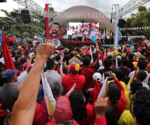 Tanto Libertad y Refundación, como los opositores Partido Nacional y Partido Liberal, han dado luces de los candidatos que quieren promocionar para presidente de la República.