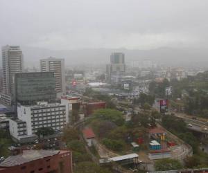 Cenaos advierte que la onda tropical será débil y que la canícula continuará marcada hasta finales de agosto, con lluvias limitadas.