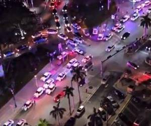 Caos policial en mall de Miami por falsa alarma de invasión extraterrestre