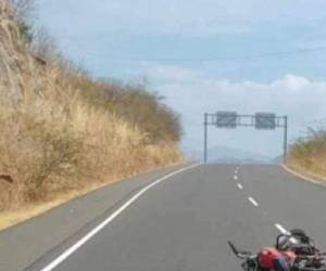 Personas que transitaban por el sector alertaron a las autoridades sobre el percance vial