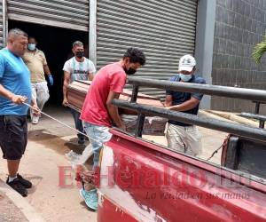 Los familiares estaban muy consternados y reclamaron la mañana de ayer en la morgue de Medicina Forense el cuerpo de Rusban Hamed Avila Munguía, quien fue asesinado por desconocidos.