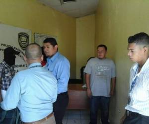 Los detenidos fueron puestos a la orden de las autoridades por supuesto vínculo con ataque a empresa 'Café el Indio'. Fotos: Osman Zepeda. Noticias de Honduras/ Sucesos de Honduras/ El Heraldo Honduras.