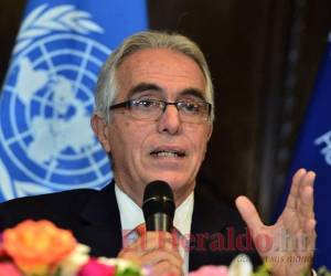 García-Sayán, un exministro peruano de Justicia, realizó una visita a Honduras por invitación del gobierno de Juan Orlando Hernández. Foto: Agencia AFP.