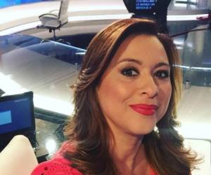 'Llegó el viernes!!! No se pierda las noticias diarias conmigo en Un Nuevo Día por Telemundo' este es el último mensaje de Neida en redes sociales. (foto: Facebook)