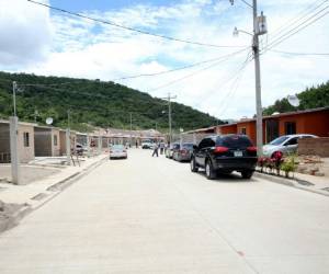 En residencial María Mercedes las viviendas poseen los servicios básicos, sumado a varias calles pavimentadas. Foto: Jimmy Argueta/El Heraldo.