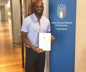 David Suazo es el primer hondureño en certificarse como entrenador para dirigir en Europa.