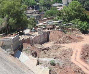 Una de las inversiones más importantes es el muro de contención de La Miramesí. El proyecto supera los 104 millones de lempiras y cuenta con el respaldo de la Cooperación Alemana KfW.