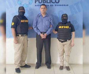 Agentes de la ATIC capturaron a un ingeniero violador en serie.