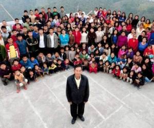 El indio se casó por primera vez a los 17 años, de acuerdo a la prensa local. FOTO CORTESÍA: @MizoramGovernor