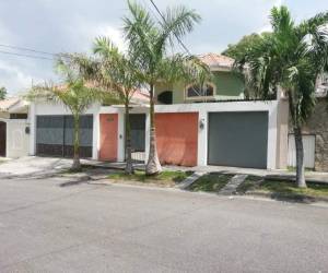 Varios bienes ligados al narcotráfico fueron asegurados. (3) Varias personas fueron detenidas.