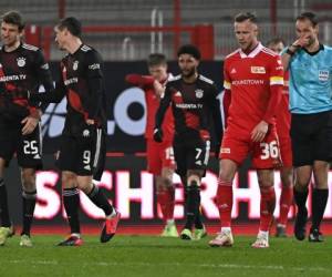 El delantero polaco del Bayern Munich Robert Lewandowski el único tanto para el Bayern en el duelo. AFP.