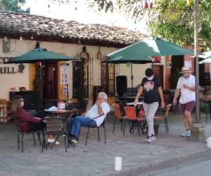Las plazas, parques y paseos peatonales son los más frecuentados por turistas en estas fiestas de fin de año en Comayagua.