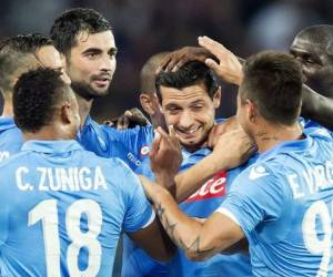 El Nápoles le ganó 3-1 al Sassuolo y se matiene como líder de la Serie A. Foto: AP