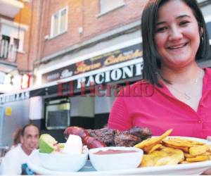Los locales de comida catracha empiezan a expandirse en Madrid, una zona que recibe bastantes hondureños.