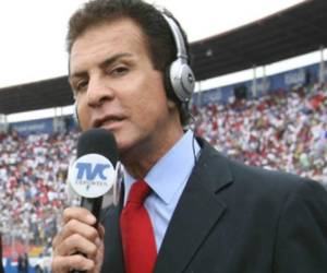 Salavador Nasralla no se percataba de que tenía el micrófono encendido.