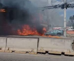 Videos: Infernales llamas acabaron con negocios en cuestión de minutos a inmediaciones de Camosa