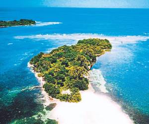 Guatemala y Belice también reclaman a Honduras por la soberanía de Cayos Zapotillos, que están a una hora de Omoa.