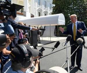 El presidente Donald Trump habla con la prensa en el Jardín Sur de la Casa Blanca en Washington, el sábado 22 de junio de 2019. (AP Foto/Susan Walsh)