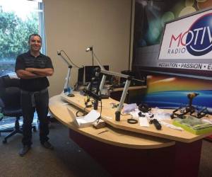 Johny JAM presentó su estación Motiv Radio, un canal que combina la radio y la televisión de forma simultánea.