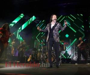 Marco Antonio Solís, conocido como 'El Buki', es uno de los artistas preferidos en Honduras. En tres años, dos meses y siete días, el famoso ha solicitado realizar cuatro conciertos en el país, pero debido a la pandemia, dos fueron pospuestos. Foto: EL HERALDO.