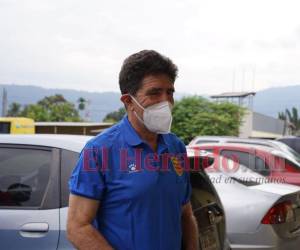 Héctor Vargas ya tomó las riendas del Real España e incluso dirigió su primer entrenamiento al frente de los aurinegros.