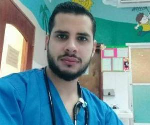 Gran consternación ha desatado en Comayagua la muerte del joven médico Rolando Campos.