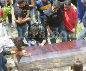 Maryori Suyapa Euceda Cerrato fue enterrada en el cementerio Santa Anita de la capital de Honduras. Fotos: Estalin Irías/ EL HERALDO