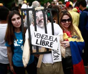 En medio de protestas, una parte de los venezolanos asisten a votar. (Foto: AFP)