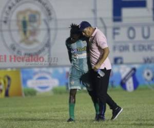 Reynaldo Tilguath salió muy decepcionado tras finalizar el juego ante Honduras Progreso.