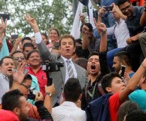 Nasralla instó a los estudiantes y seguidores a salir a votar. Fotos: El Heraldo Honduras.