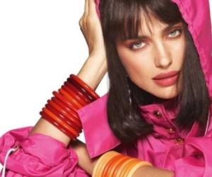 Irina Shayk, de 32 años de edad, ha logrado impresionar con su nuevo look a todos sus seguidores en redes sociales.