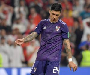 El argentino River Plate, Enzo Pérez, reacciona luego de fallar un tiro penal durante la semifinal del torneo de la Copa Mundial de Clubes de la FIFA 2018. Foto:AFP